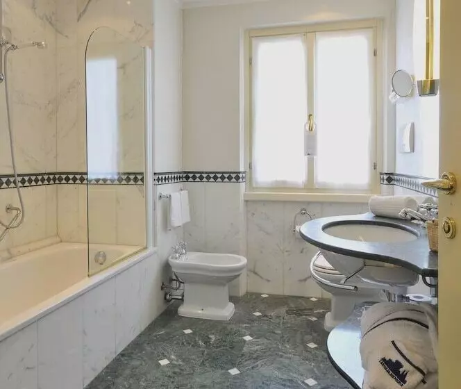湖の見えるジュニアスイート, Sirmione Terme