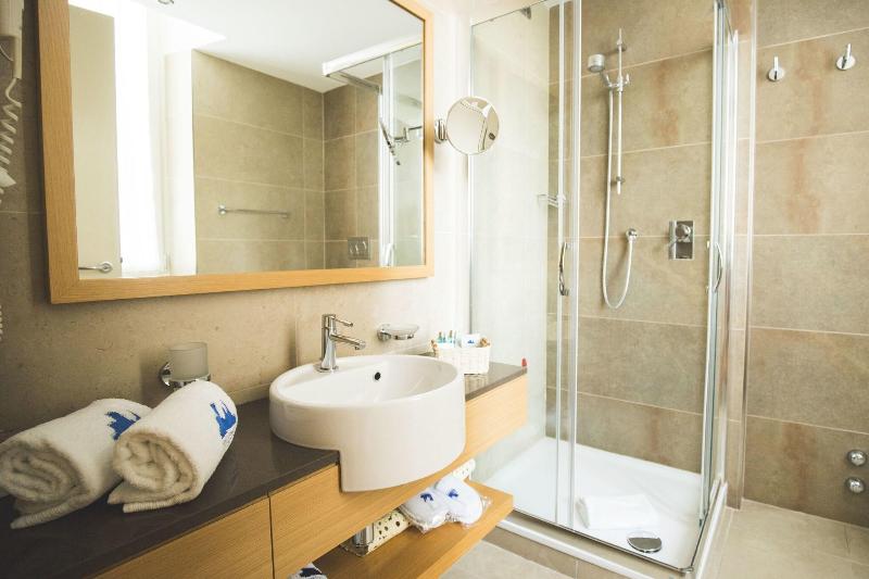 Номер Стандарт Вид на Озеро, Sirmione Terme