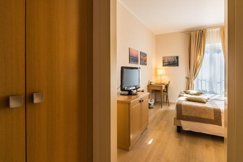 غرفة قياسية مطلّة علي البحيرة, Sirmione Terme