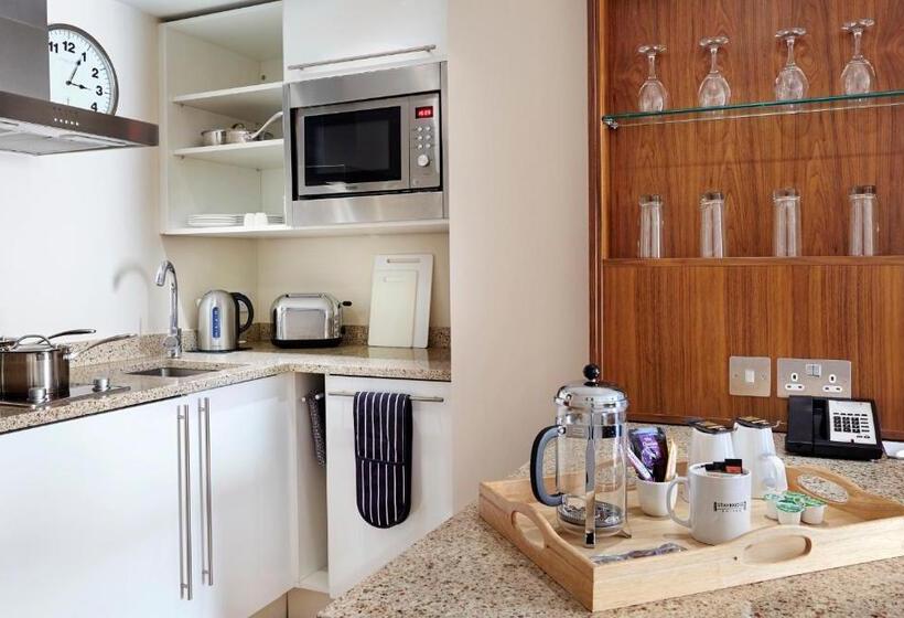 스탠다드 스튜디오, Staybridge Suites Newcastle, An Ihg