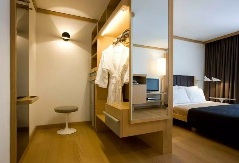 اتاق استاندارد با تخت دوبل, The Omnia