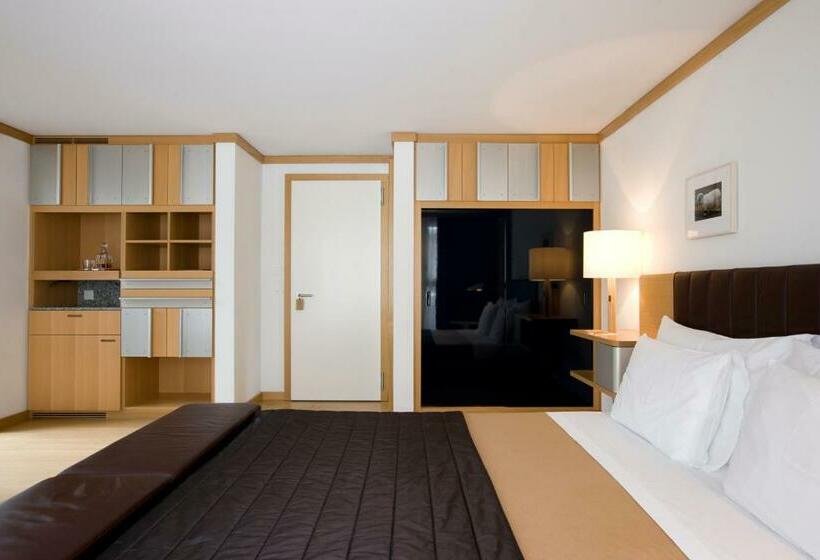 اتاق استاندارد, The Omnia