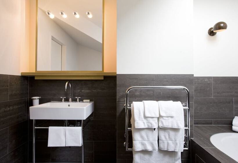 اتاق لوکس, The Omnia