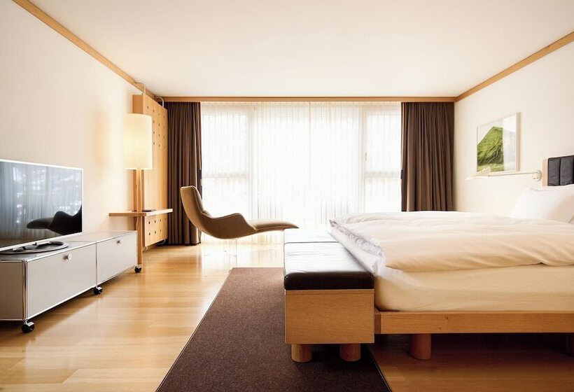 اتاق لوکس, The Omnia