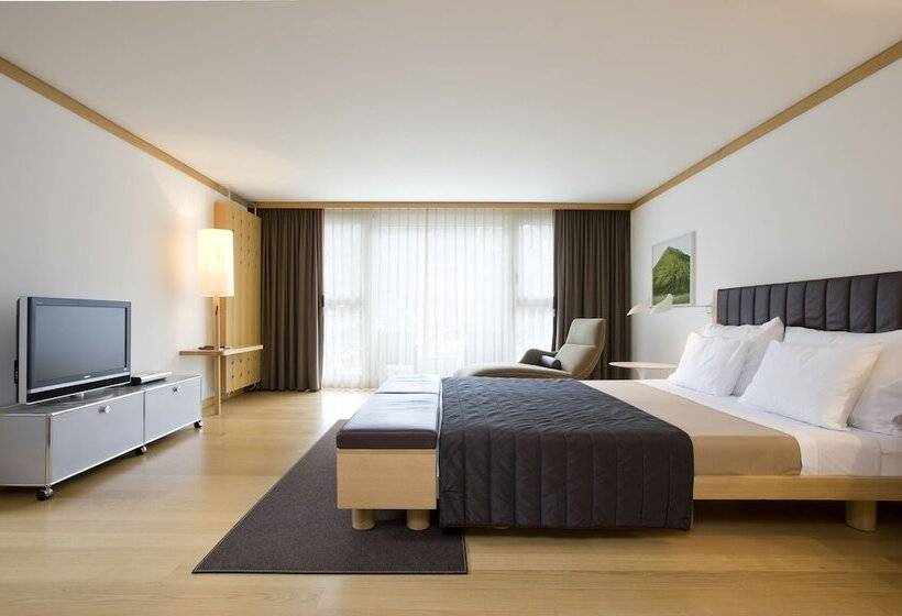 اتاق لوکس, The Omnia