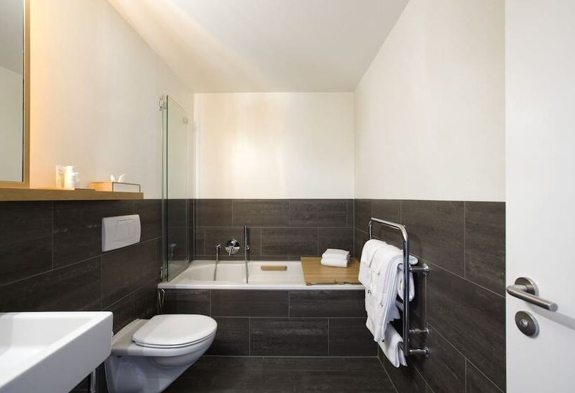 سوئیت با چشمانداز, The Omnia