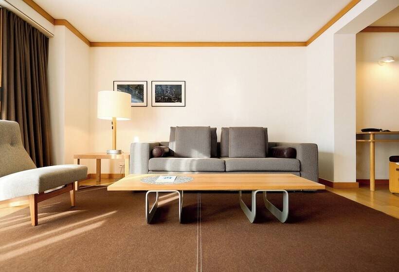 سوئیت با چشمانداز, The Omnia