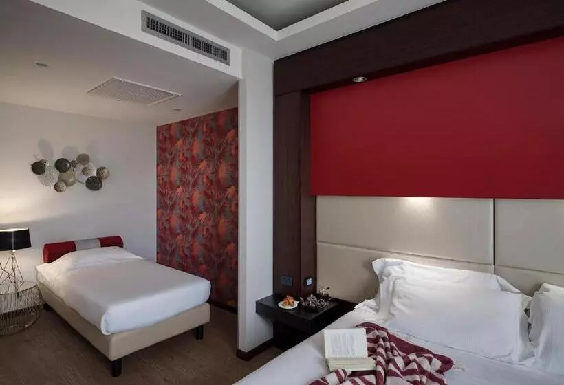 Deluxe Neljän Hengen Huone, Winter Garden Hotel Bergamo Airport