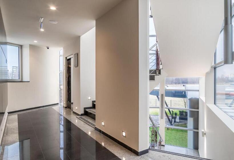 חדר סטנדרט יחיד, Diplomat