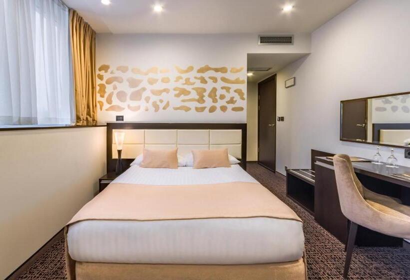 חדר סטנדרט, Diplomat