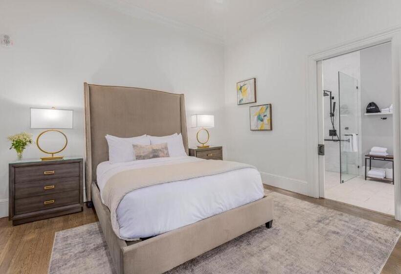 Номер Стандарт Адаптированный для Инвалидов, The George   Luxury Boutique Inn