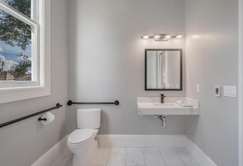 Номер Стандарт Адаптированный для Инвалидов, The George   Luxury Boutique Inn