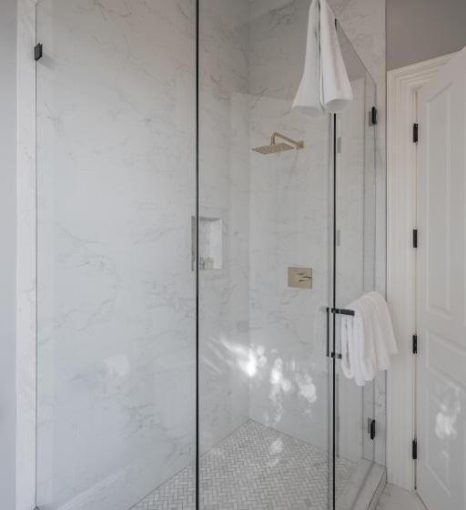 Номер Superior Кровать Кинг, The George   Luxury Boutique Inn