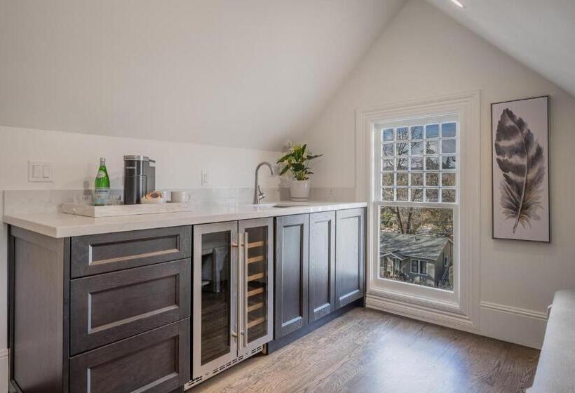 Люкс Superior, The George   Luxury Boutique Inn