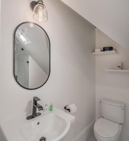 Люкс Superior, The George   Luxury Boutique Inn