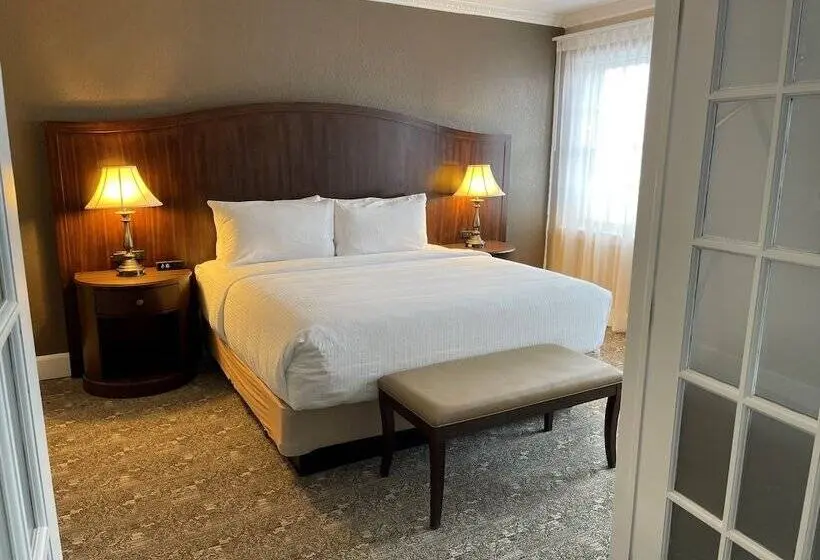 سوئیت با تخت بزرگ, The Americus Hotel, Trademark Collection By Wyndham
