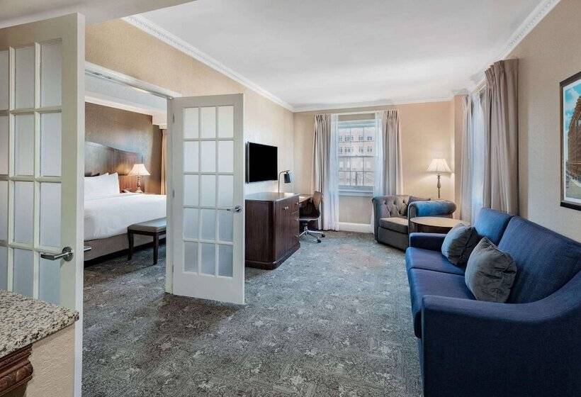 キングサイズベッドのスイートルーム, The Americus Hotel, Trademark Collection By Wyndham