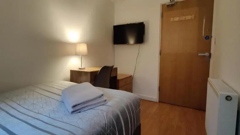 اتاق اکونومی, Liverpool City Centre Private Rooms Including Smart Tvs   With Shared Bathroom