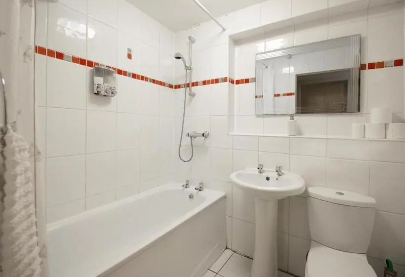 اتاق اکونومی, Liverpool City Centre Private Rooms Including Smart Tvs   With Shared Bathroom