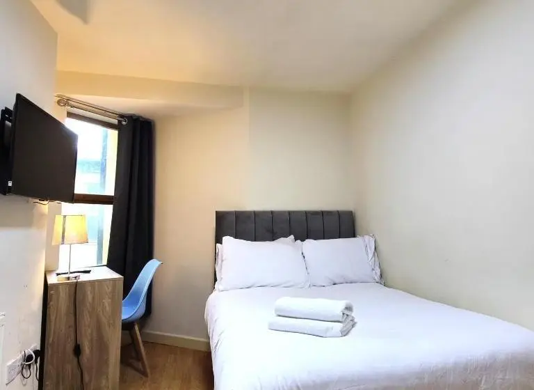 اتاق اکونومی, Liverpool City Centre Private Rooms Including Smart Tvs   With Shared Bathroom