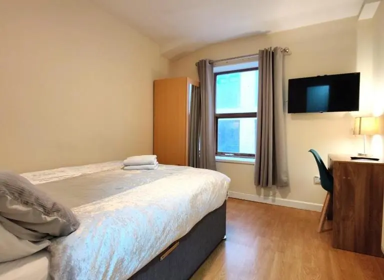 اتاق اکونومی, Liverpool City Centre Private Rooms Including Smart Tvs   With Shared Bathroom