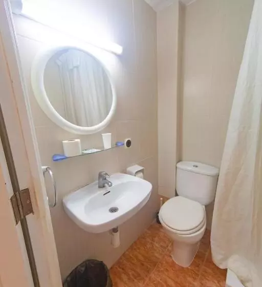 اتاق استاندارد یک نفره, Hostal Virginia