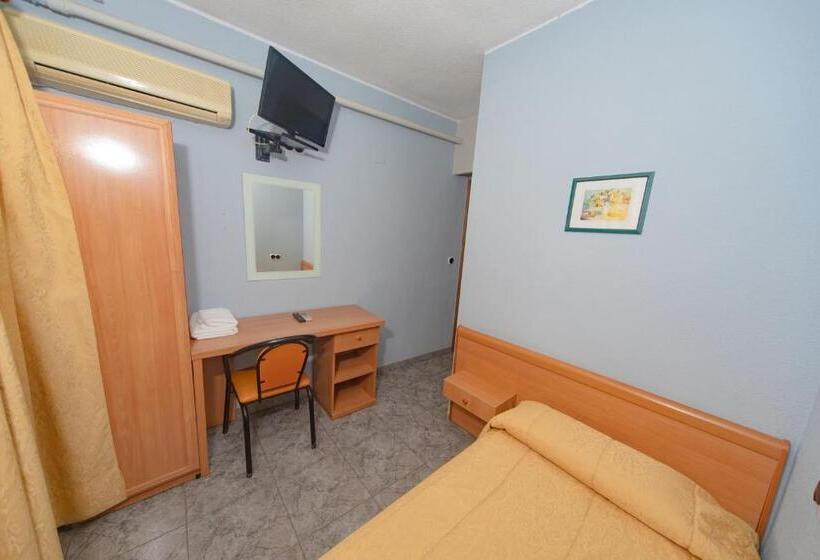 Номер Стандарт Индивидуальный, Hostal Virginia