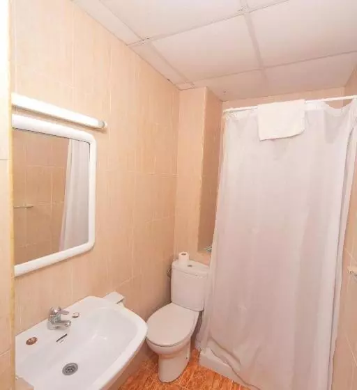 اتاق استاندارد چهار تخته, Hostal Virginia