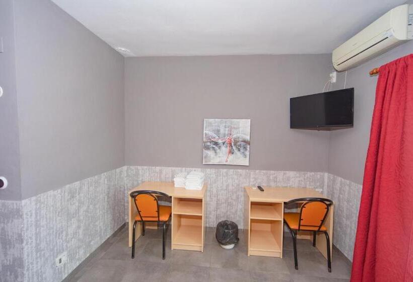 Четырехместный Номер Стандарт, Hostal Virginia