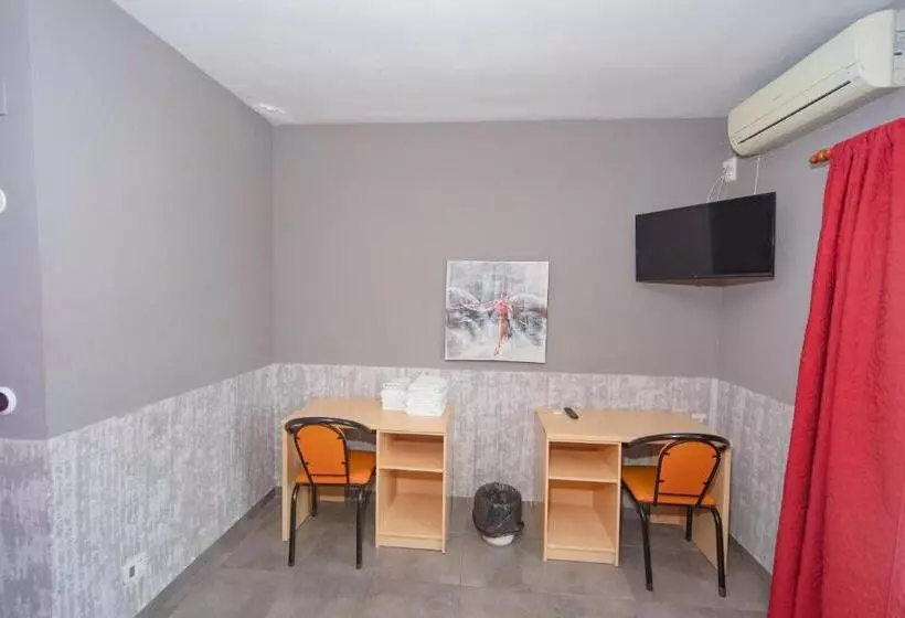 اتاق استاندارد چهار تخته, Hostal Virginia