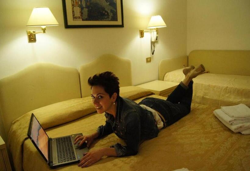 חדר סטנדרט לשלושה, Avana Mare