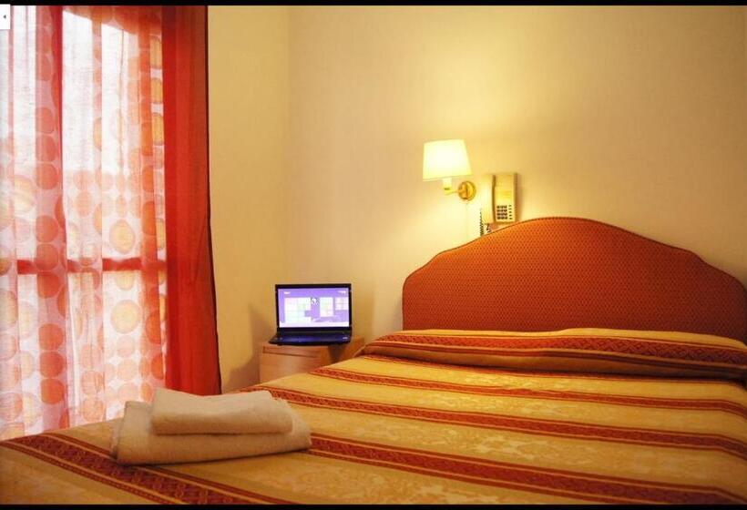 חדר סטנדרט לארבעה, Avana Mare