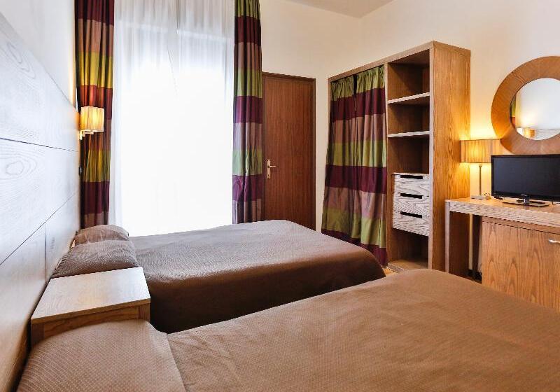 חדר סטנדרט לשלושה, Avana Mare