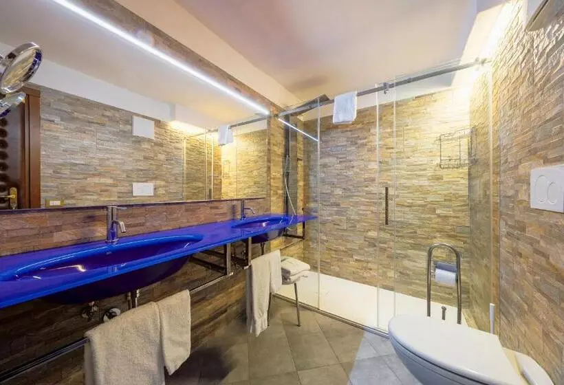 سوئیت با بالکن, Barisetti Sport