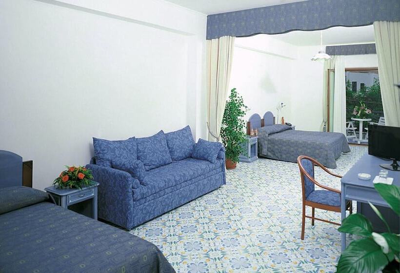 Четырехместный Номер Стандарт, Club Residence Martinica