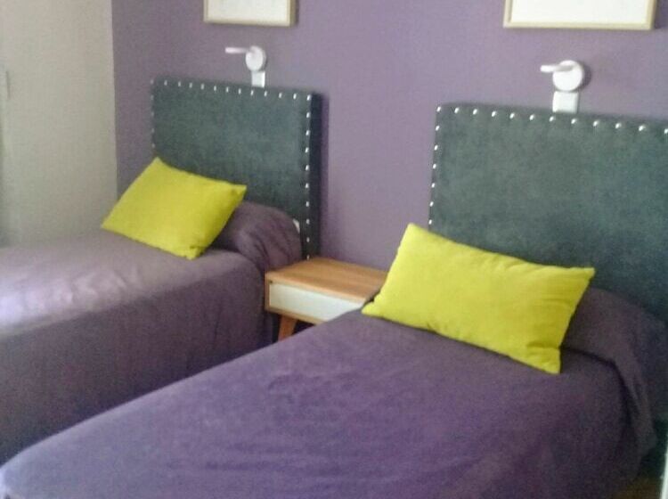 اتاق استاندارد سه نفره, Columbia Palace