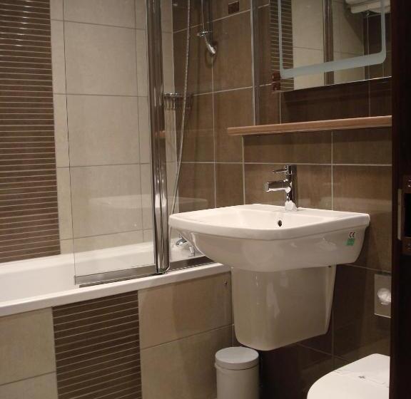 Quarto Estandar, Cruachan