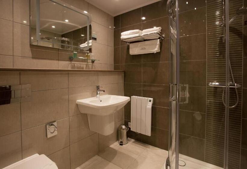 디럭스 4인 룸, Cruachan