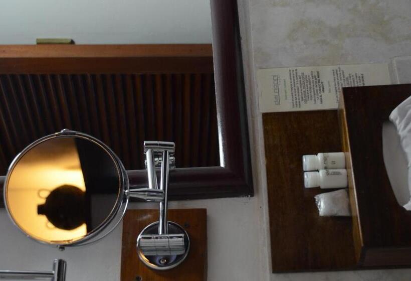 اتاق استاندارد یک نفره, Dai Nonni