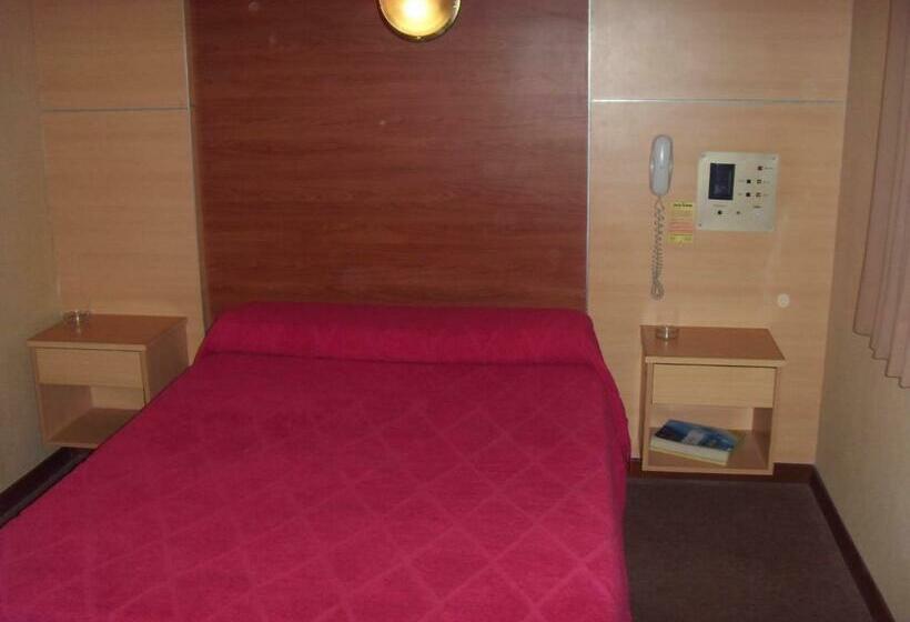 חדר סטנדרט יחיד, Embajador