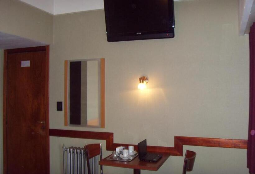 חדר סטנדרט לארבעה, Embajador