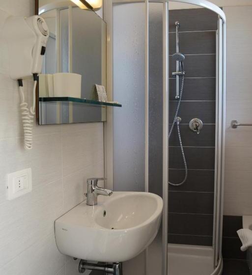 스탠다드 룸, Embassy