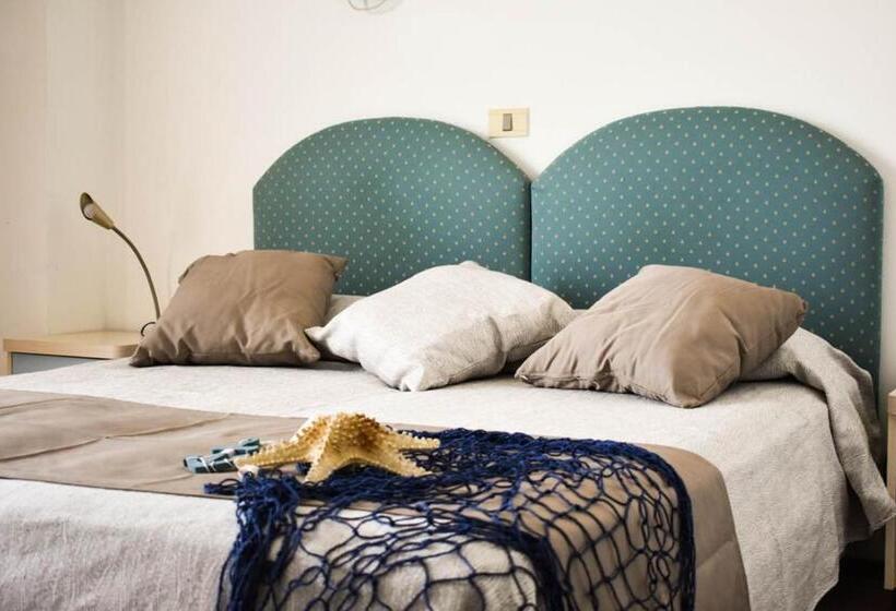 스탠다드 트리플 룸, Embassy