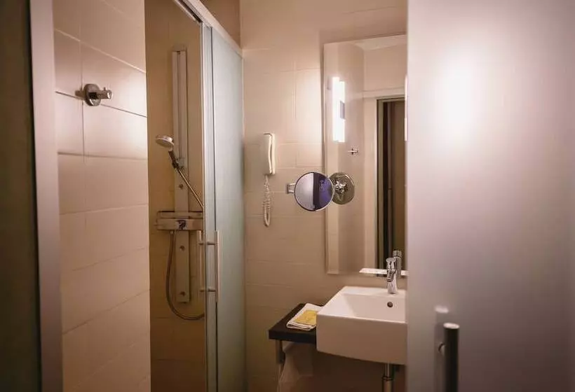 اتاق استاندارد, Golden Tulip Ana Tower Sibiu