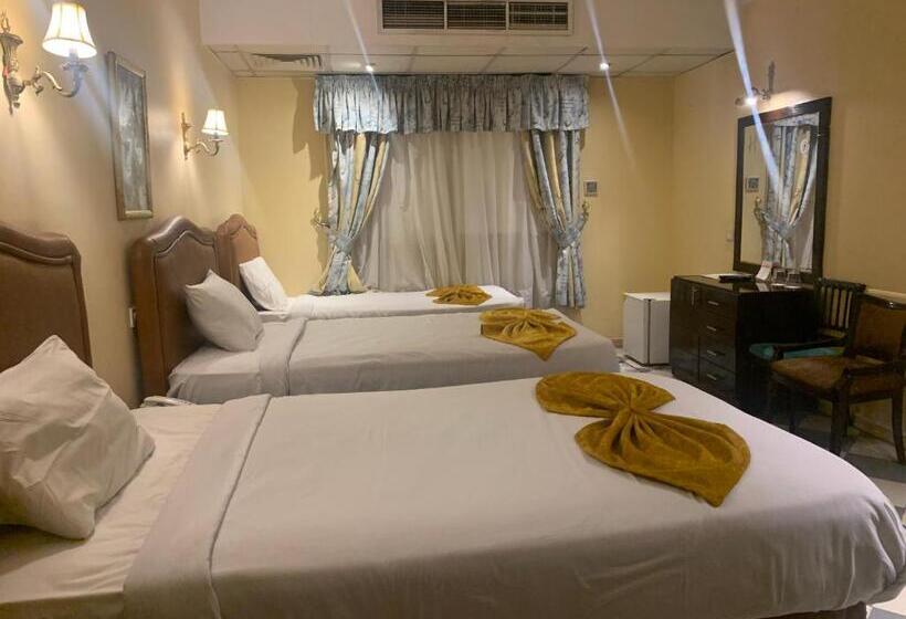 اتاق سوپریور سه تخته, Holidays Express