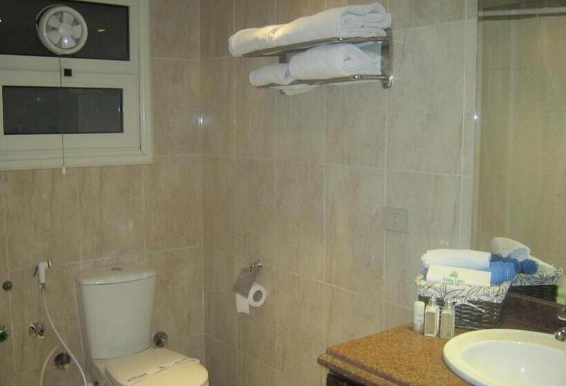 اتاق سوپریور سه تخته, Holidays Express