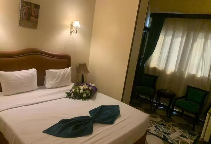 Deluxe Room King Size Bed