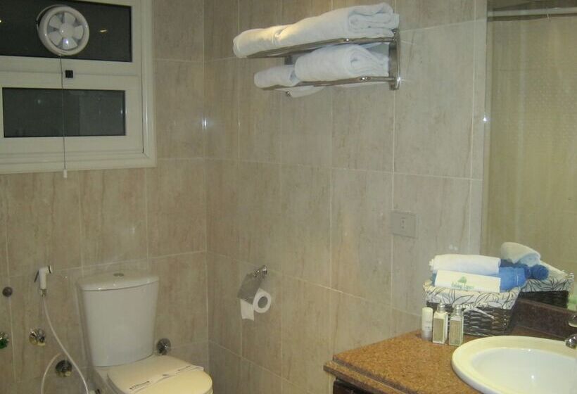 اتاق سوپریور سه تخته, Holidays Express