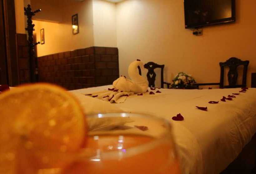 اتاق لوکس با تخت بزرگ, Holidays Express