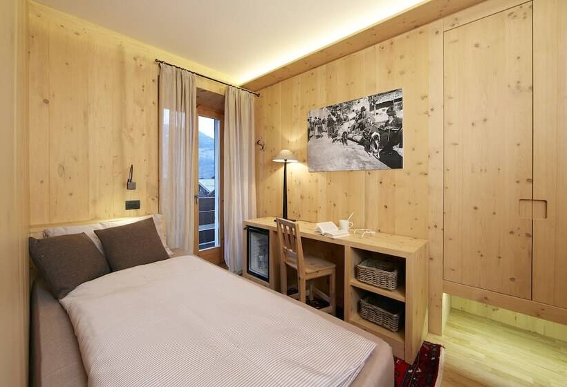 バルコニー付きシングルスタンダードルーム, La Genzianella Bormio